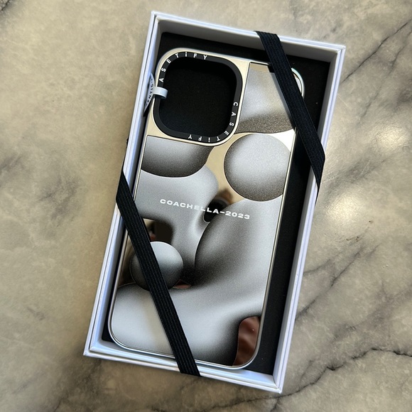 Casetify Cell Phones & Accessories New Casetify Mirror Iphone 4 Pro